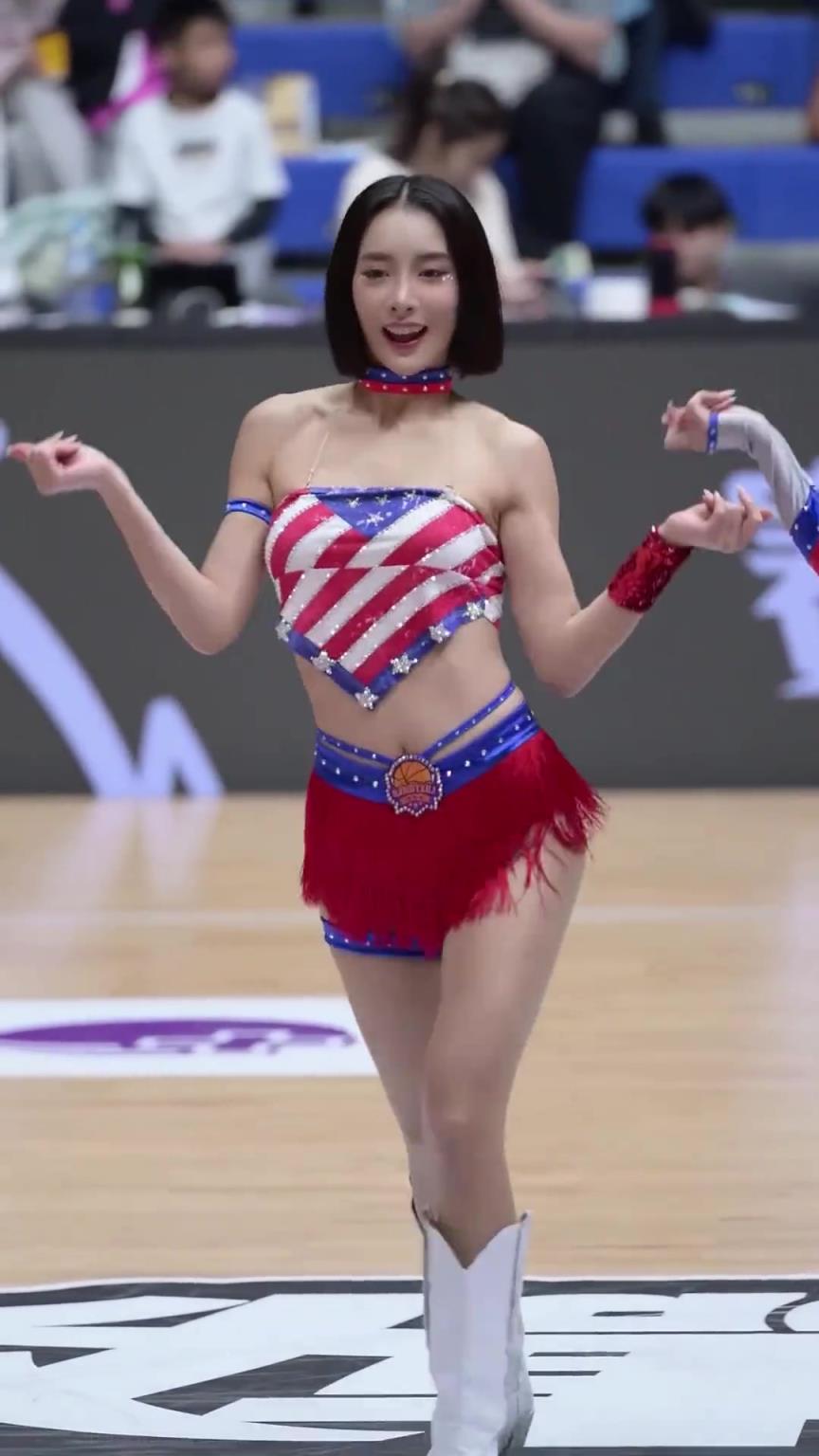 太離譜了 ！幾乎是完美女人！